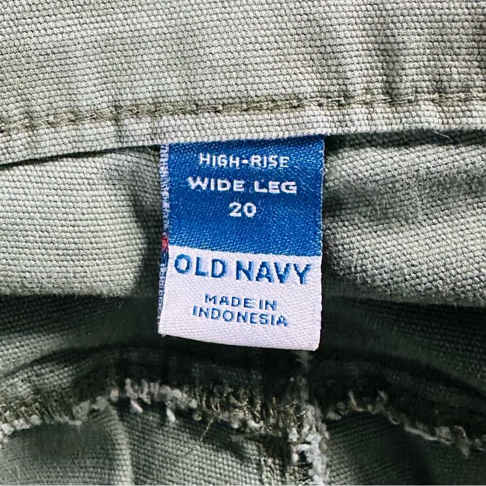 Old Navy Olive High-Rise Wide-Leg Khaki Crop Pants - Plus size - Picture 2 of 11